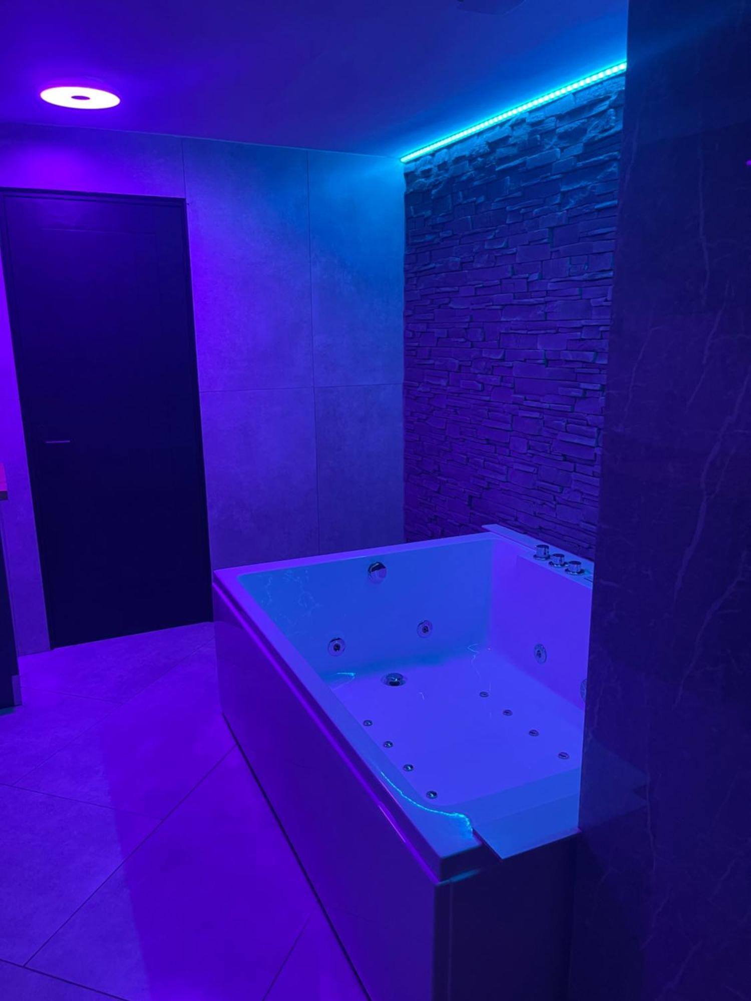 Apartamento Jungle Romantic - Private Jacuzzi - Bruselas